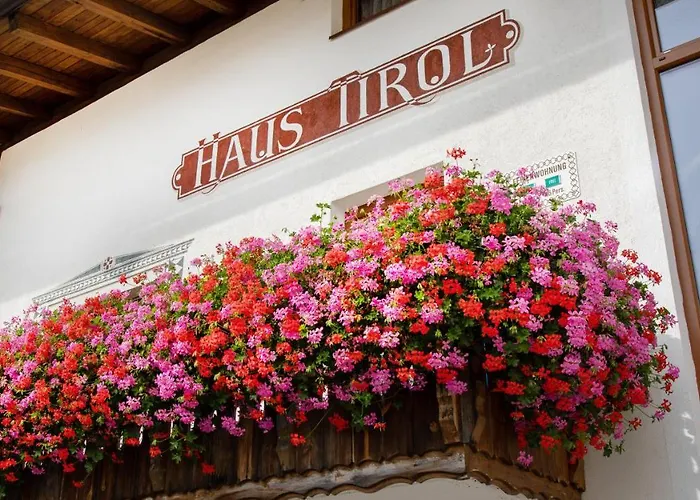 Haus Tirol アパート カップル