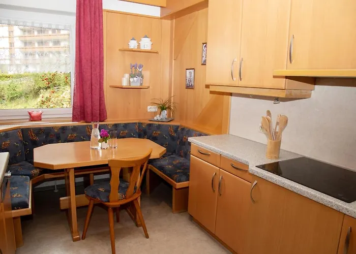 Haus Tirol アパート *